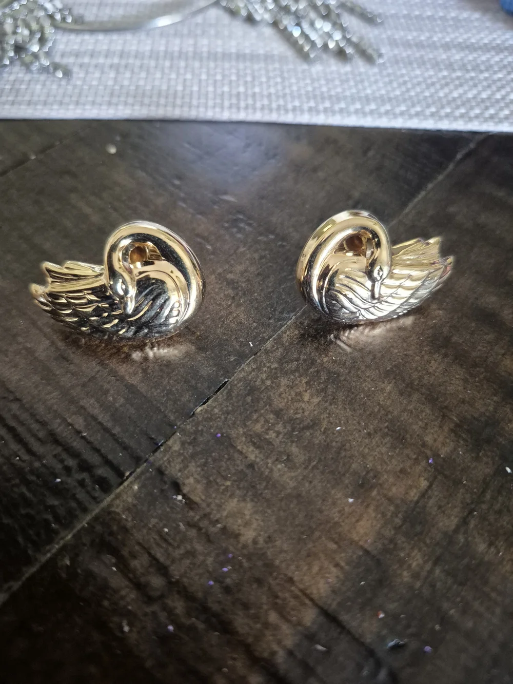 Gold‎ Swan Stud Earrings